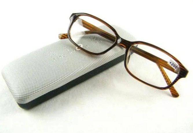 眼鏡用光學(xué)樹脂鏡片知識 眼鏡用光學(xué)樹脂鏡片知識